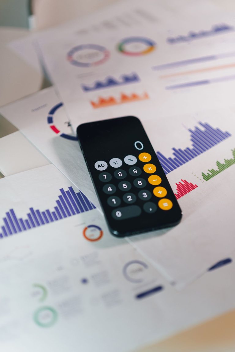Máy tính trên biểu đồ dùng để đánh giá chi phí đầu tư phần mềm