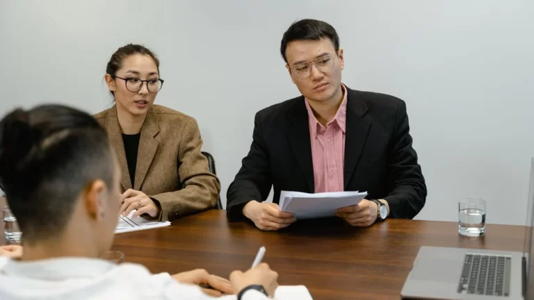 Thông qua quyết định giải thể doanh nghiệp